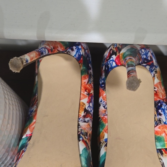 Steve Madden Multi Colored Daisy Heels - Picture 4 of 4